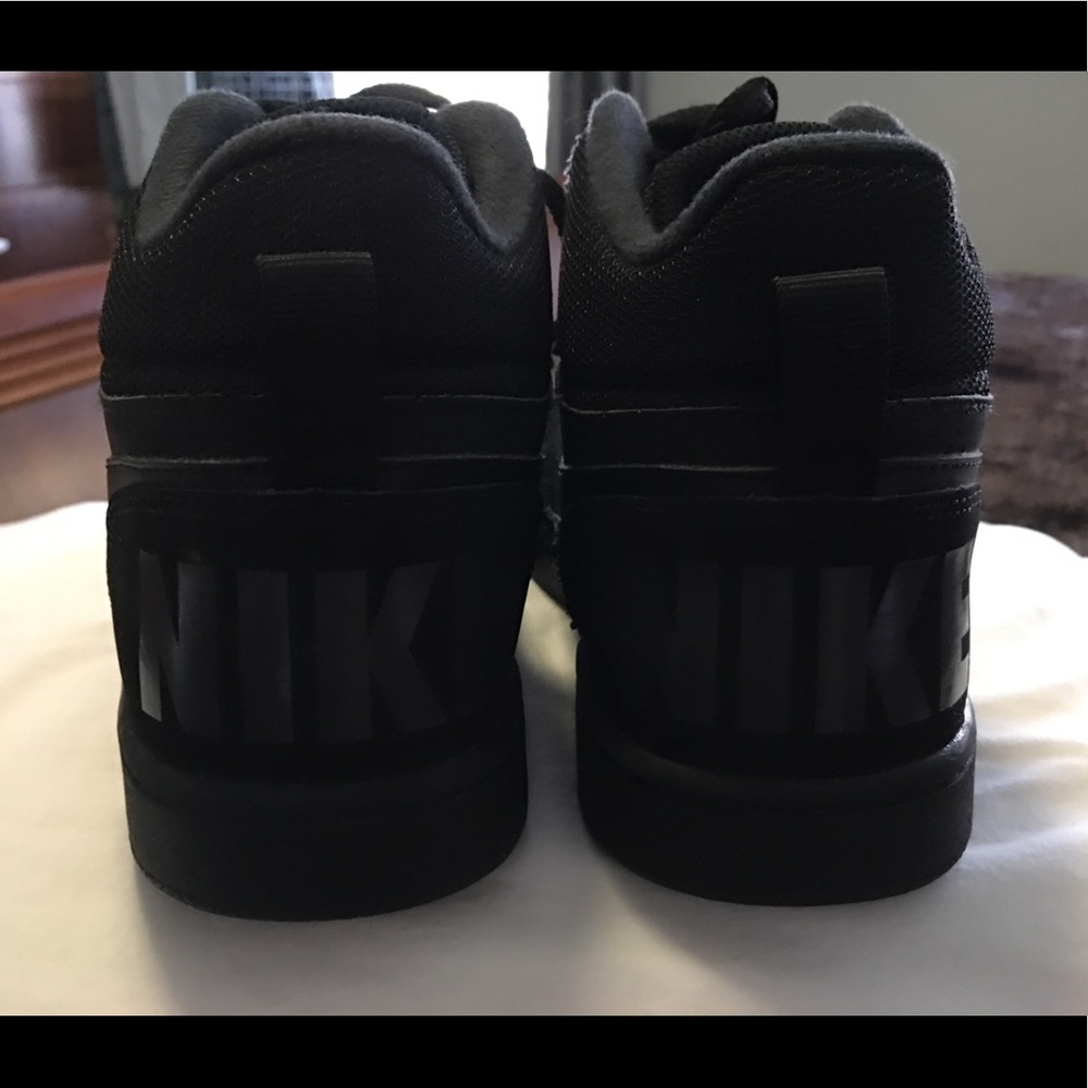 NIKE basketball shoes